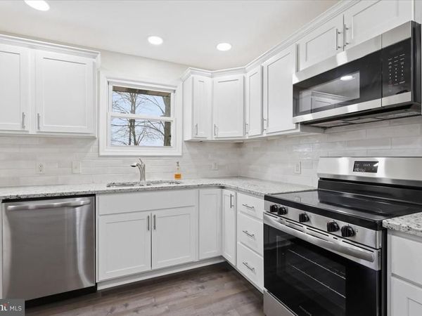 523 W LAUREL STREET, FRACKVILLE, PA 17931