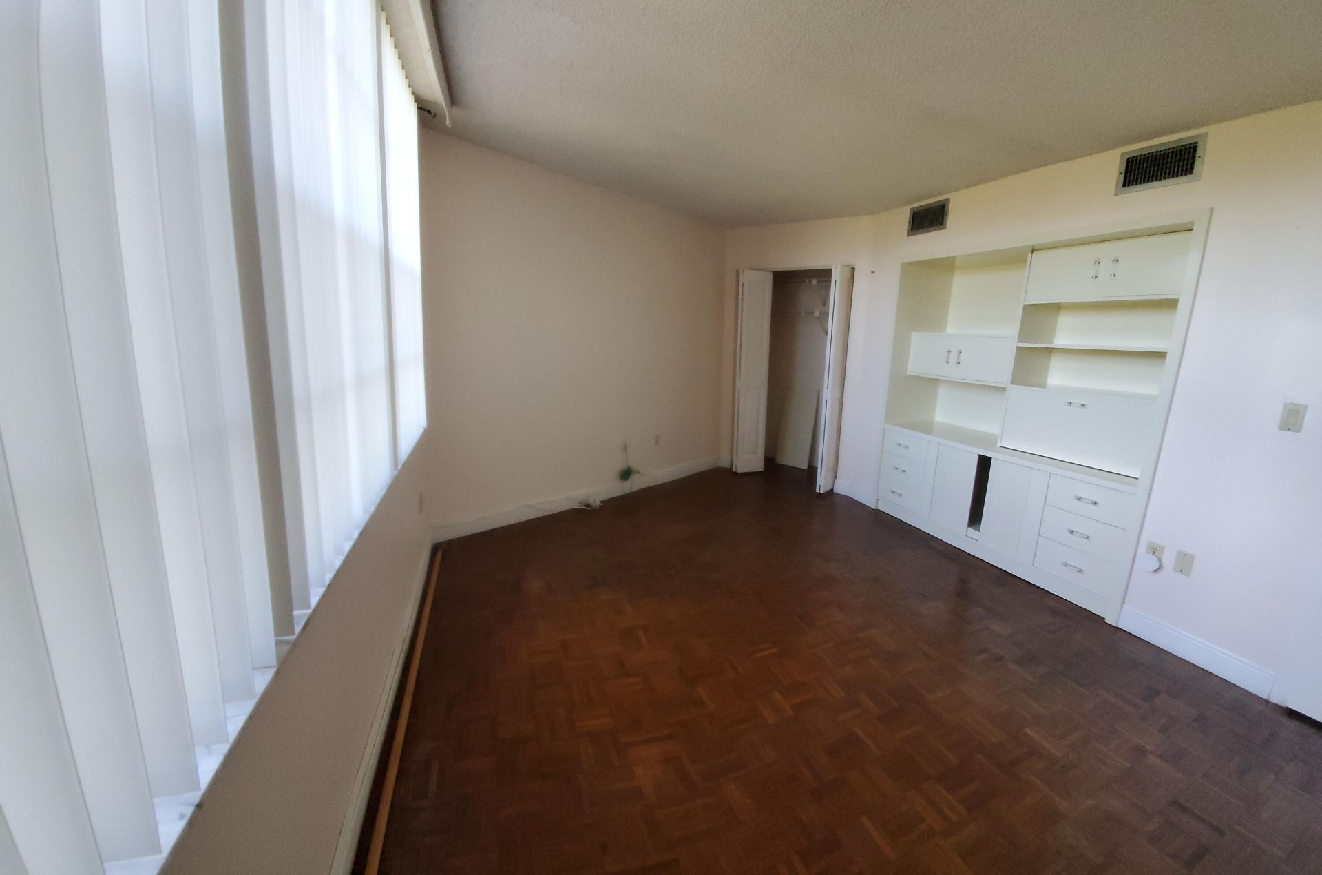 1400 Saint Charles Place, Unit 608, Pembroke Pines, FL 33026 Photo
