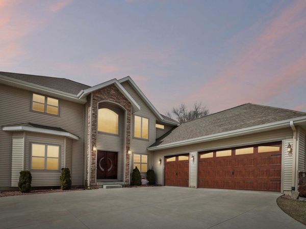 2820 Bluebird Drive, Portage, WI 53901