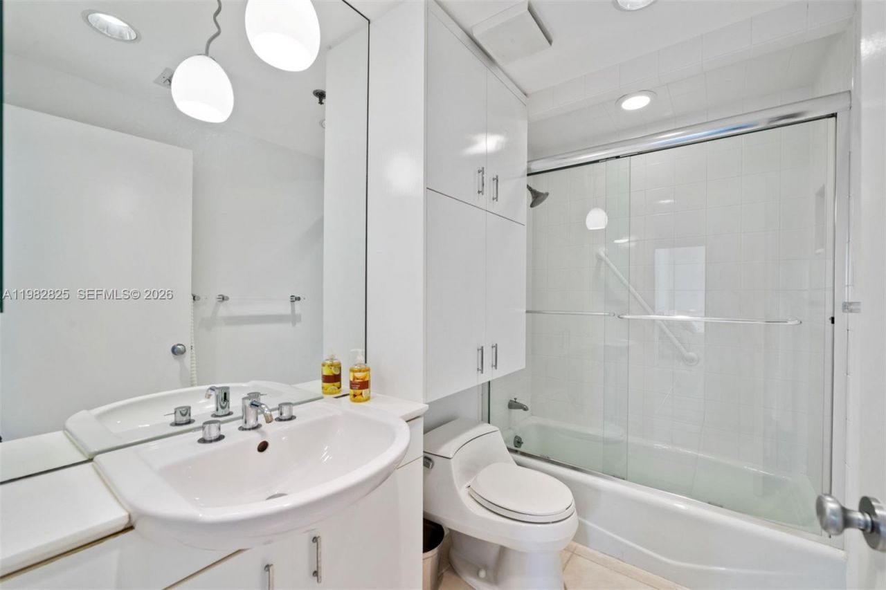 201 Crandon Blvd , Unit 927, Key Biscayne, FL 33149 Photo