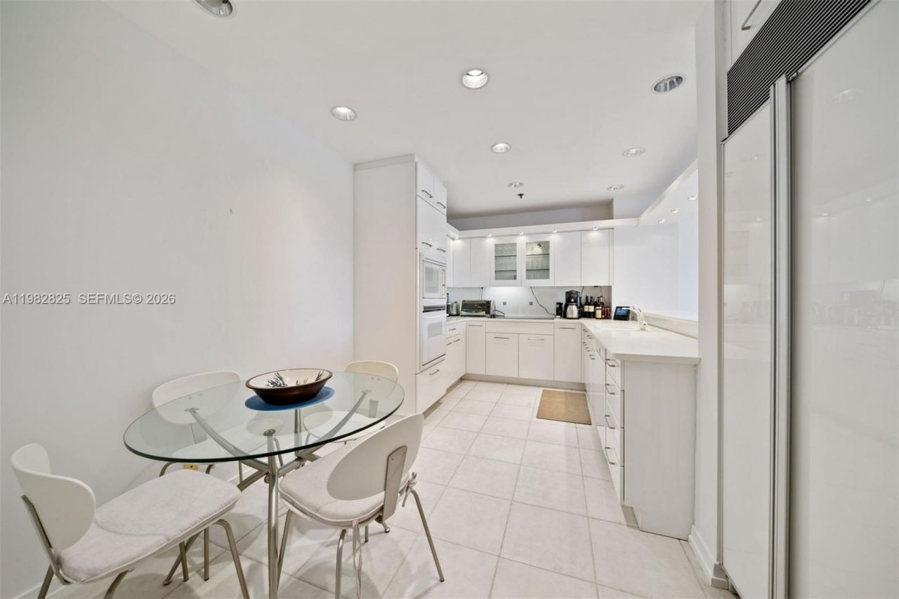 201 Crandon Blvd , Unit 927, Key Biscayne, FL 33149 Photo