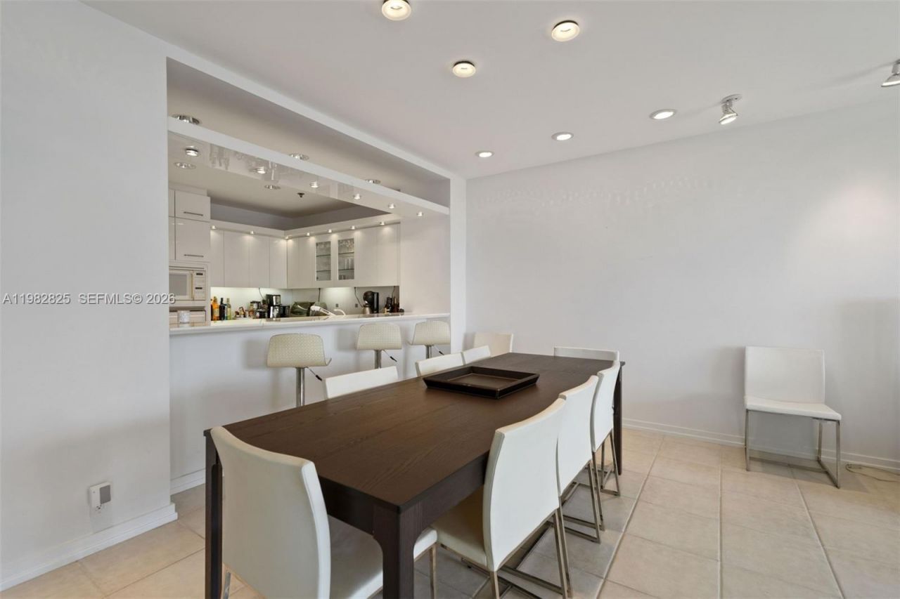 201 Crandon Blvd , Unit 927, Key Biscayne, FL 33149 Photo