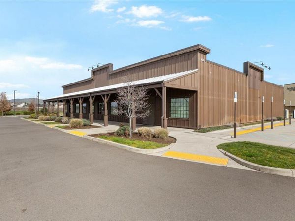 1445 Center Drive, Medford, OR 97501