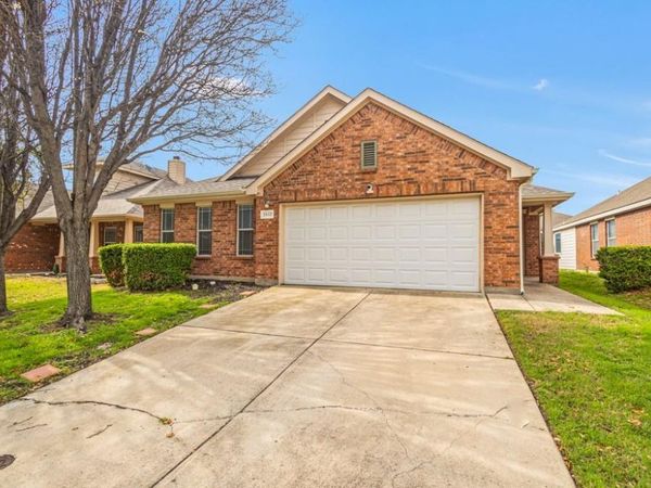 2932 Milby Oaks Drive, Fort Worth, TX 76244
