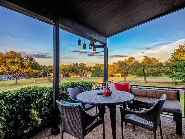 402 Seawind ST, Lakeway, TX 78734