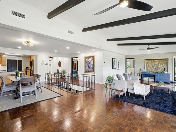 402 Seawind ST, Lakeway, TX 78734