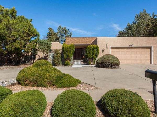 7405 Chaco Road NE, Albuquerque, NM 87109