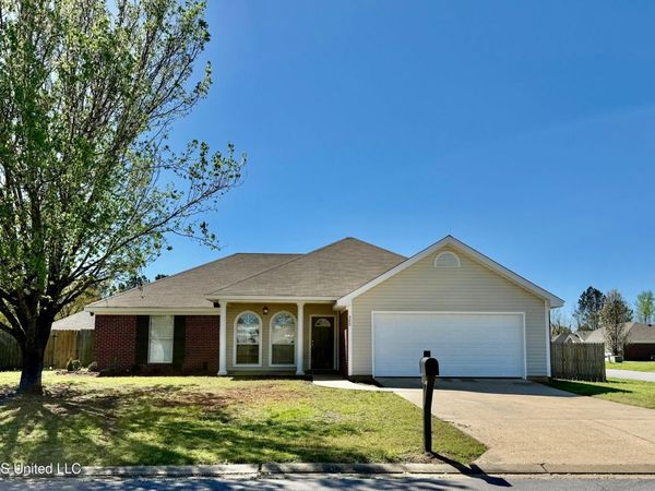 500 Ridgeway Drive, Brandon, MS 39047