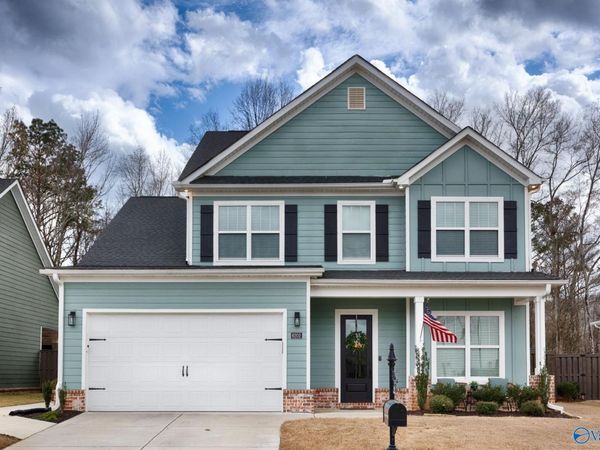 6202 Pembrook Pond Place SE, Owens Cross Roads, AL 35763