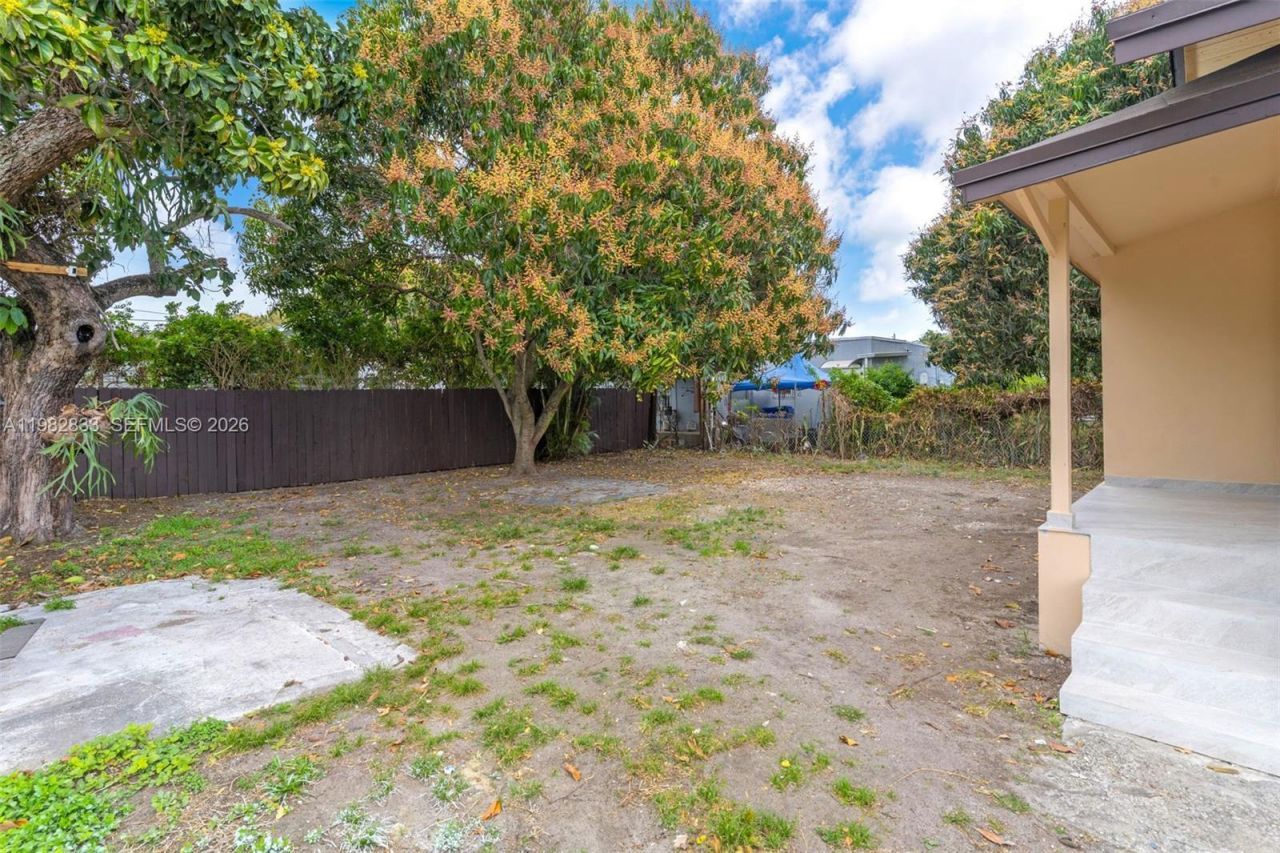 1521 NW 51st St , Miami, FL 33142 Photo