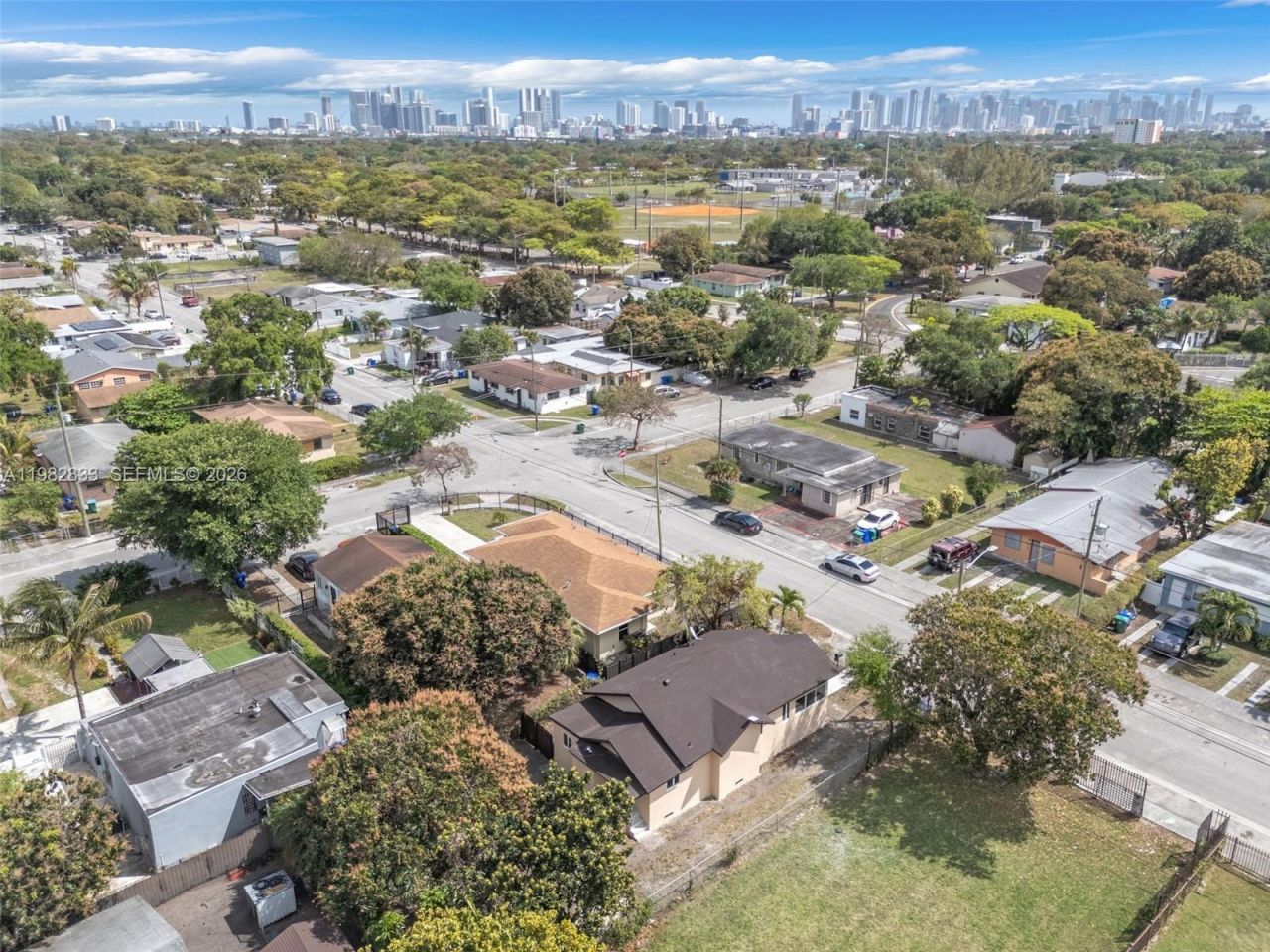 1521 NW 51st St , Miami, FL 33142 Photo