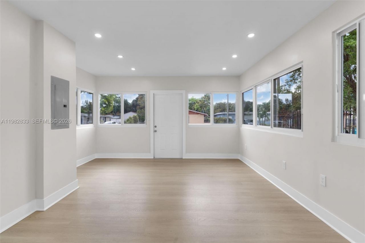 1521 NW 51st St , Miami, FL 33142 Photo