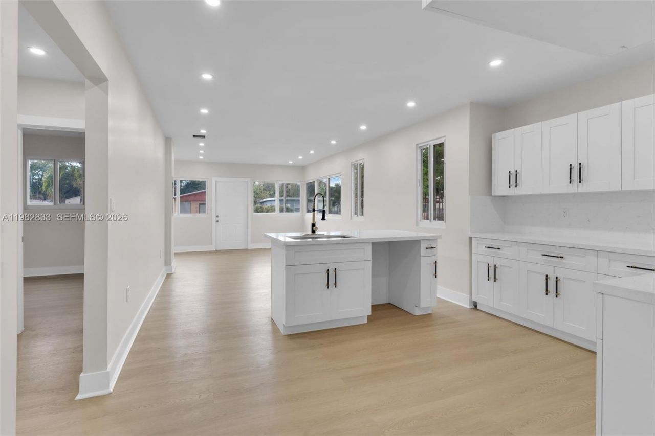 1521 NW 51st St , Miami, FL 33142 Photo