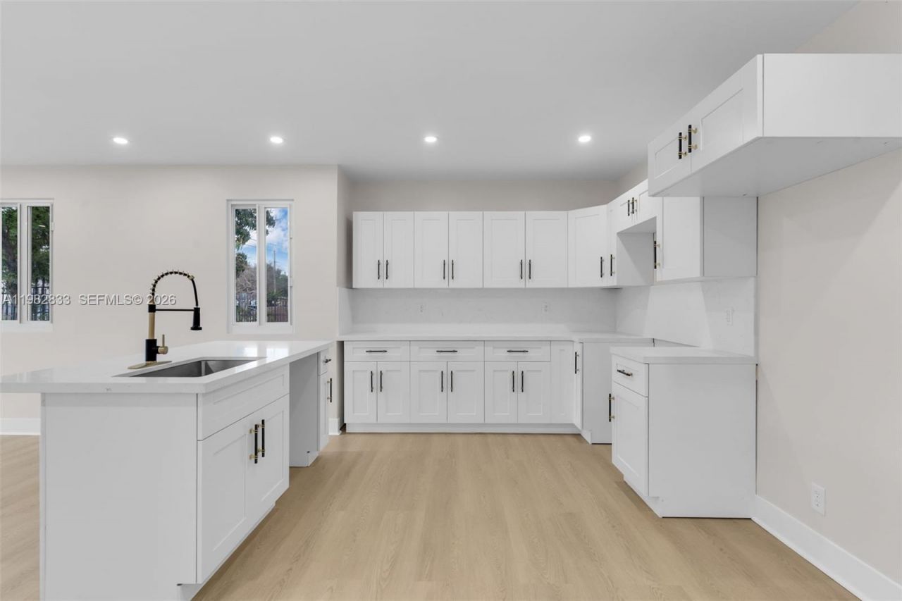 1521 NW 51st St , Miami, FL 33142 Photo