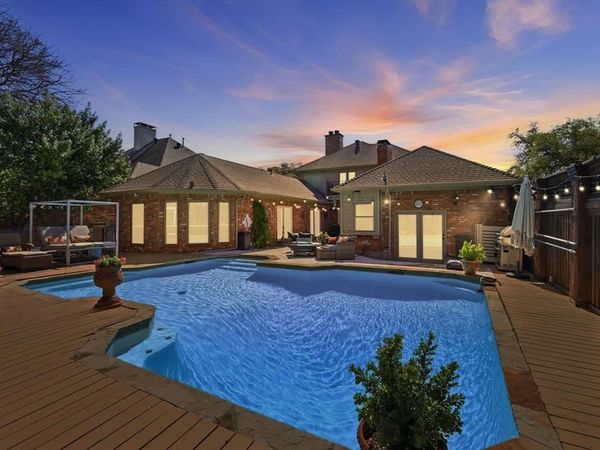 14917 Oaks North Drive, Addison, TX 75254