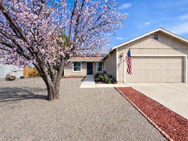 204 Poppy Hills Drive, Fernley, NV 89408