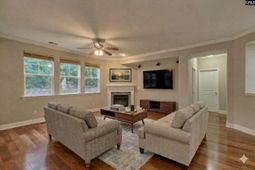 408 Settlers Trail photo 4