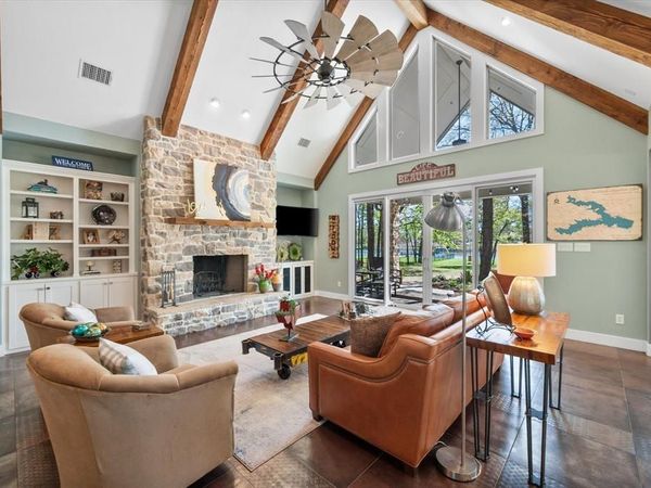 892 Waters Edge Drive, Corsicana, TX 75109