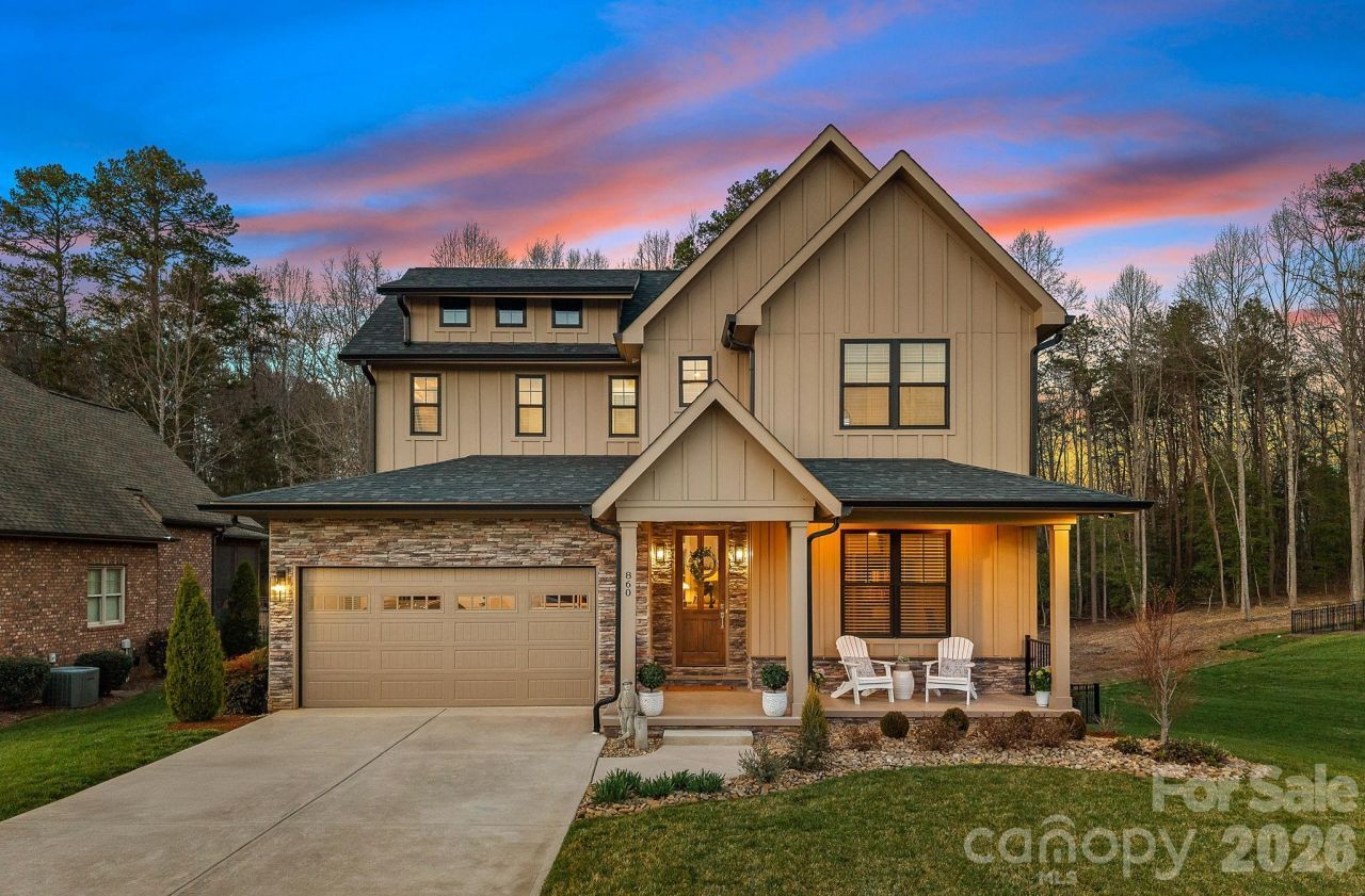 860 38th Avenue Ne, Hickory, NC 28601 Main Photo