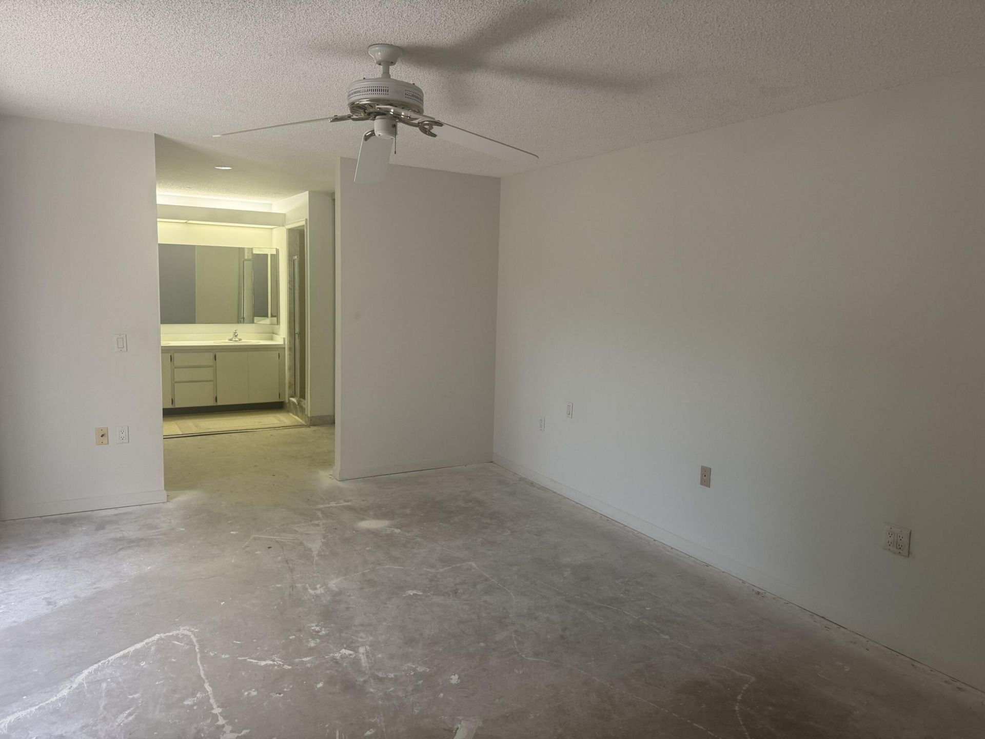 219 2nd Lane, Palm Beach Gardens, FL 33418 Photo