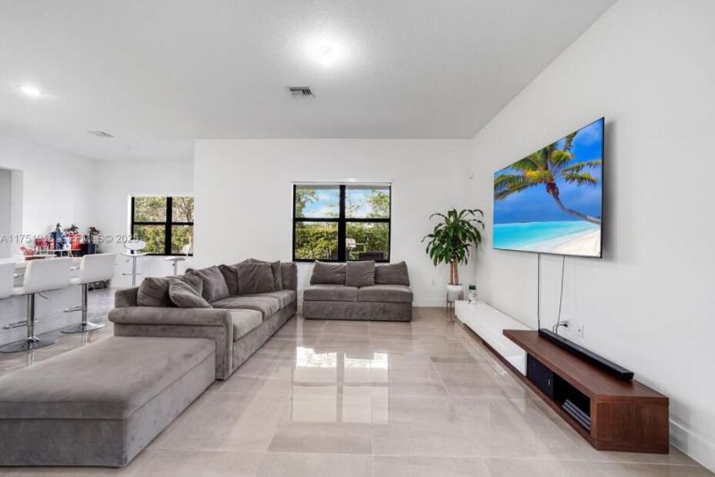 17325 SW 41 Street, Miramar, FL 33029 Photo