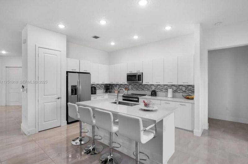 17325 SW 41 Street, Miramar, FL 33029 Photo