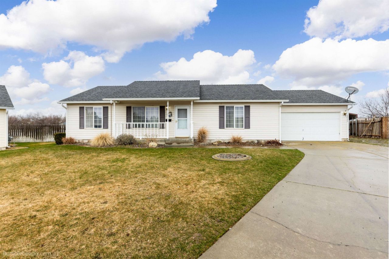 2925 N Glenbrook Ln primary photo