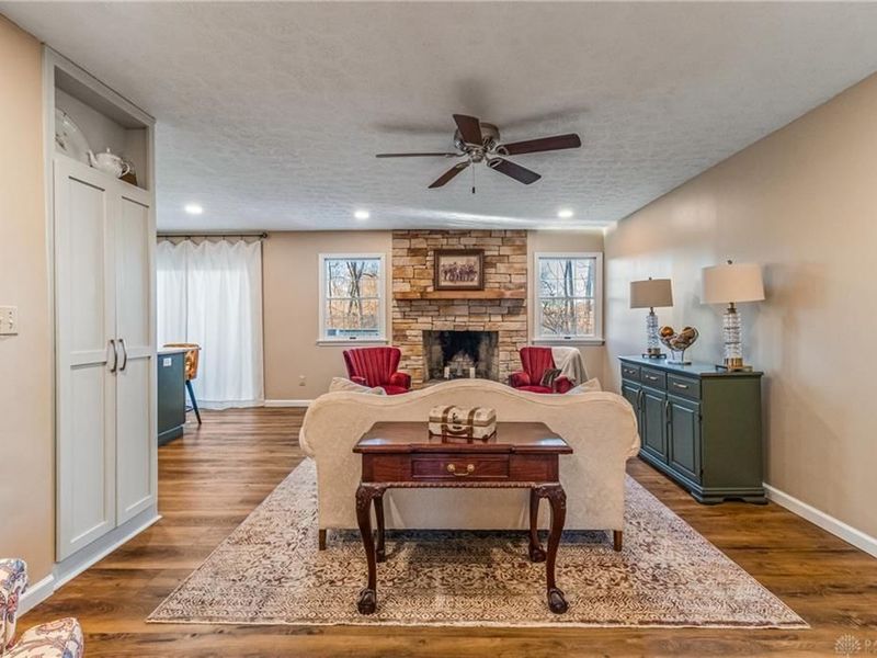 610 W Alex Bell Road, Washington Township, OH 45459 Photo 12