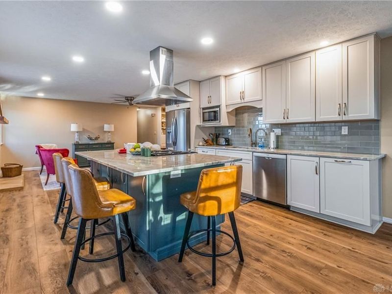 610 W Alex Bell Road, Washington Township, OH 45459 Photo 8