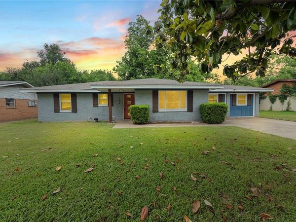104 E Santa Anna Drive, Robinson, TX 76706