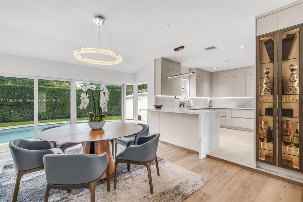 500 NE 51st St , Miami, FL 33137 Photo