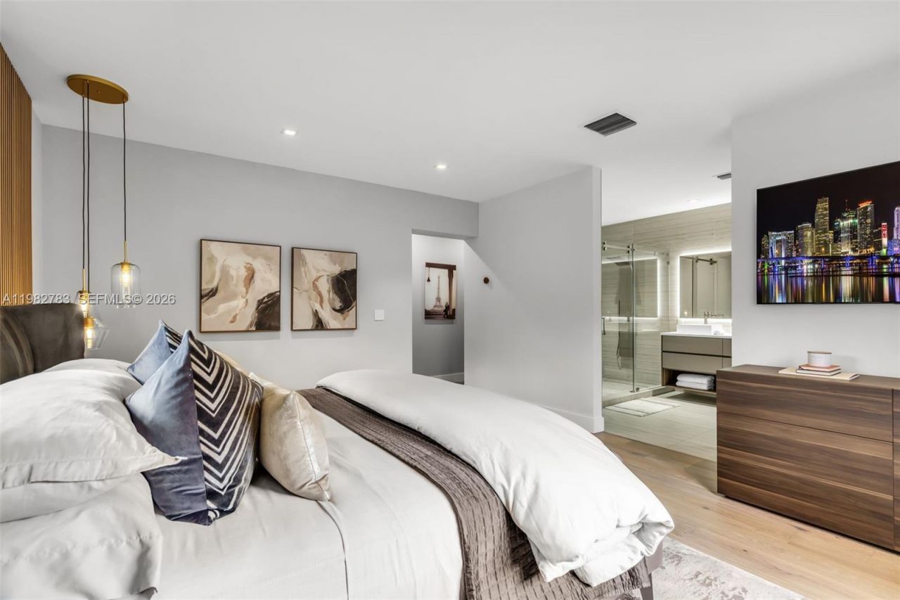 500 NE 51st St , Miami, FL 33137 Photo