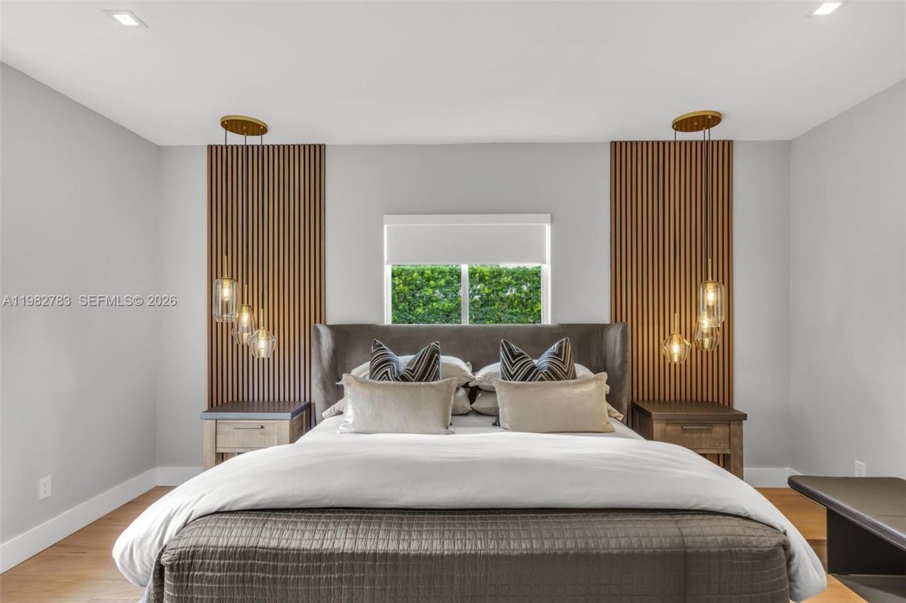 500 NE 51st St , Miami, FL 33137 Photo