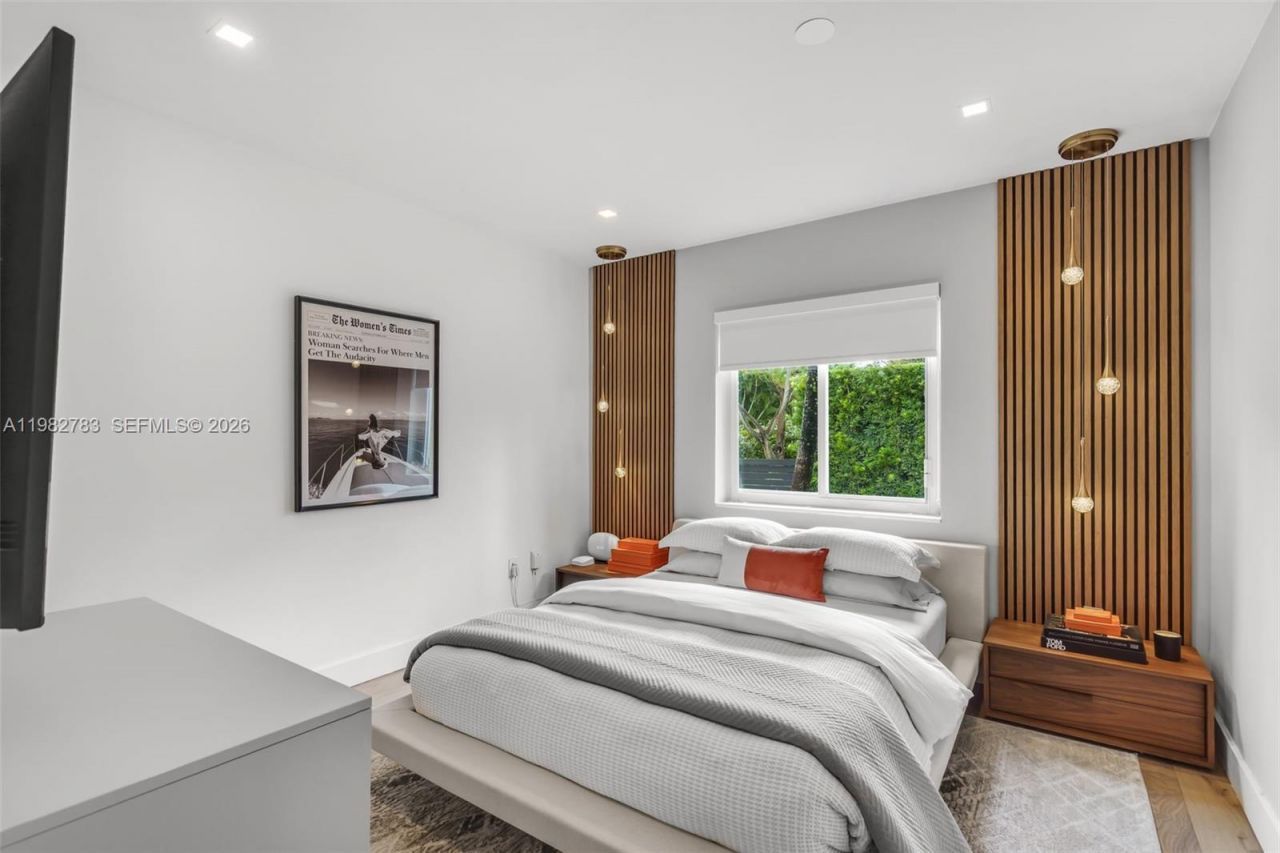 500 NE 51st St , Miami, FL 33137 Photo