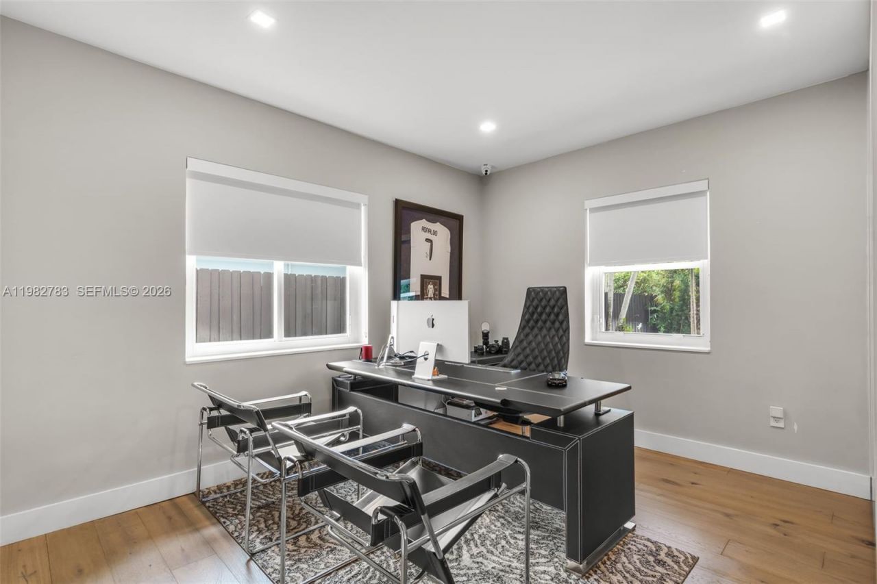 500 NE 51st St , Miami, FL 33137 Photo