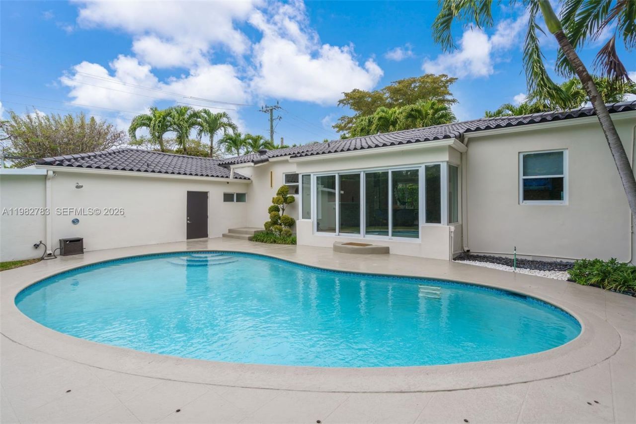 500 NE 51st St , Miami, FL 33137 Photo