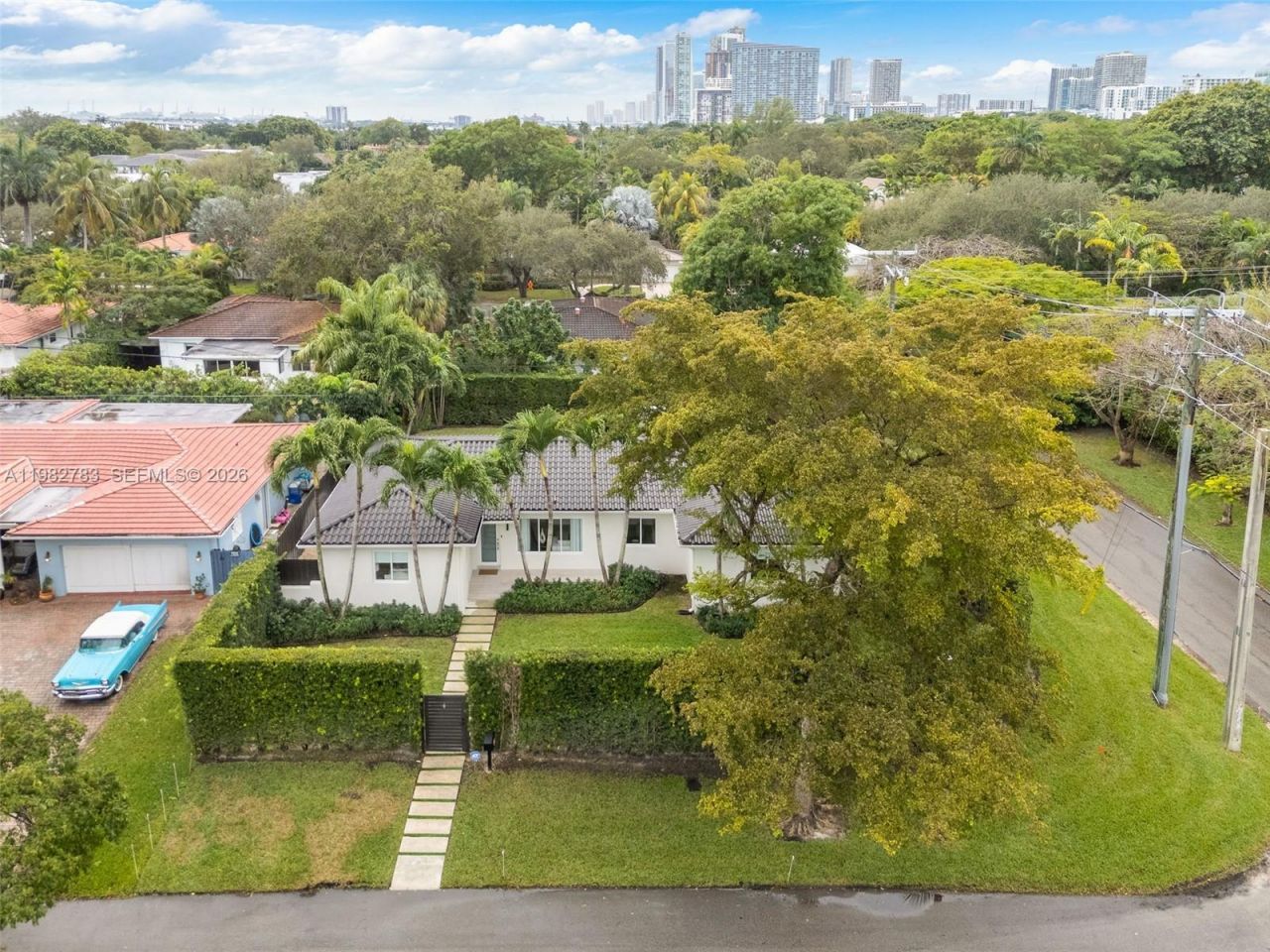 500 NE 51st St , Miami, FL 33137 Photo