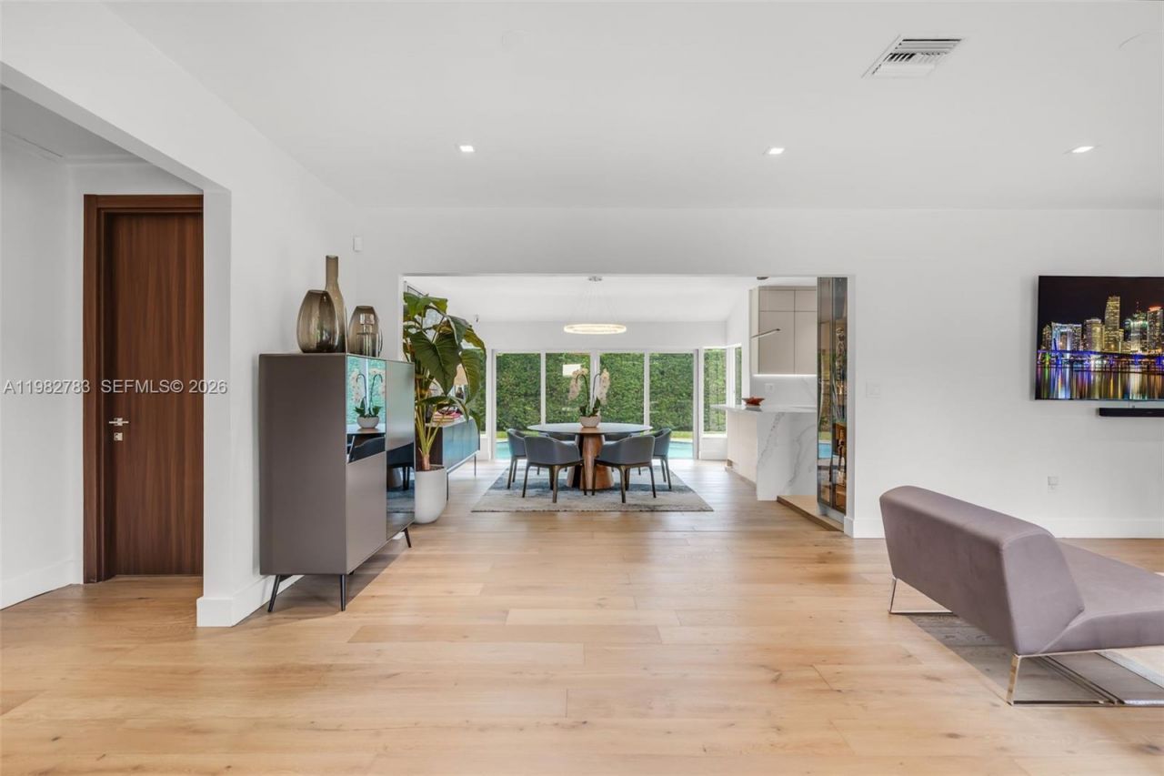 500 NE 51st St , Miami, FL 33137 Photo