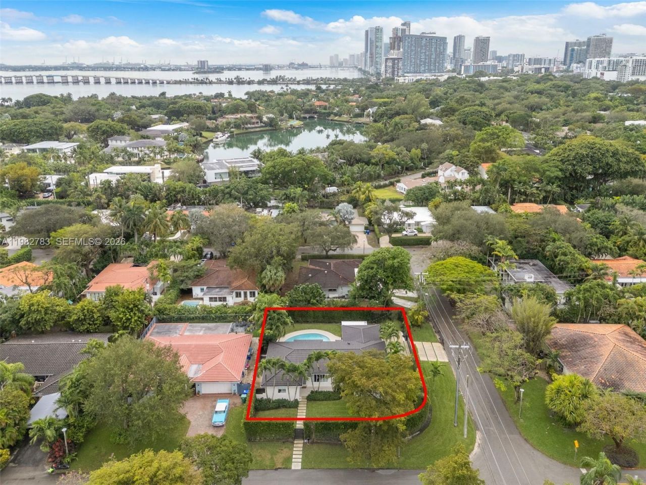 500 NE 51st St , Miami, FL 33137 Photo