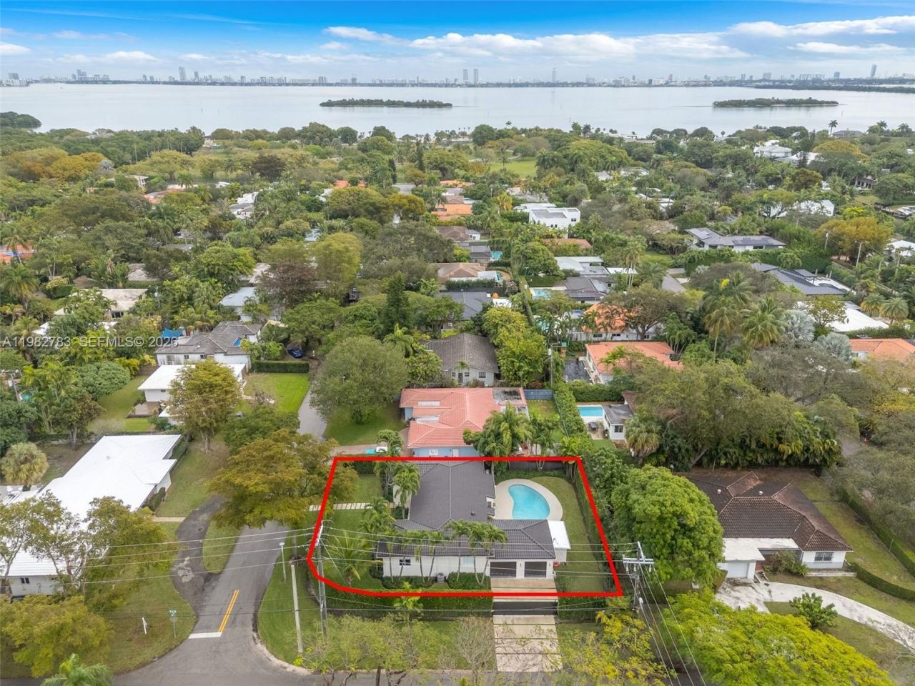 500 NE 51st St , Miami, FL 33137 Photo