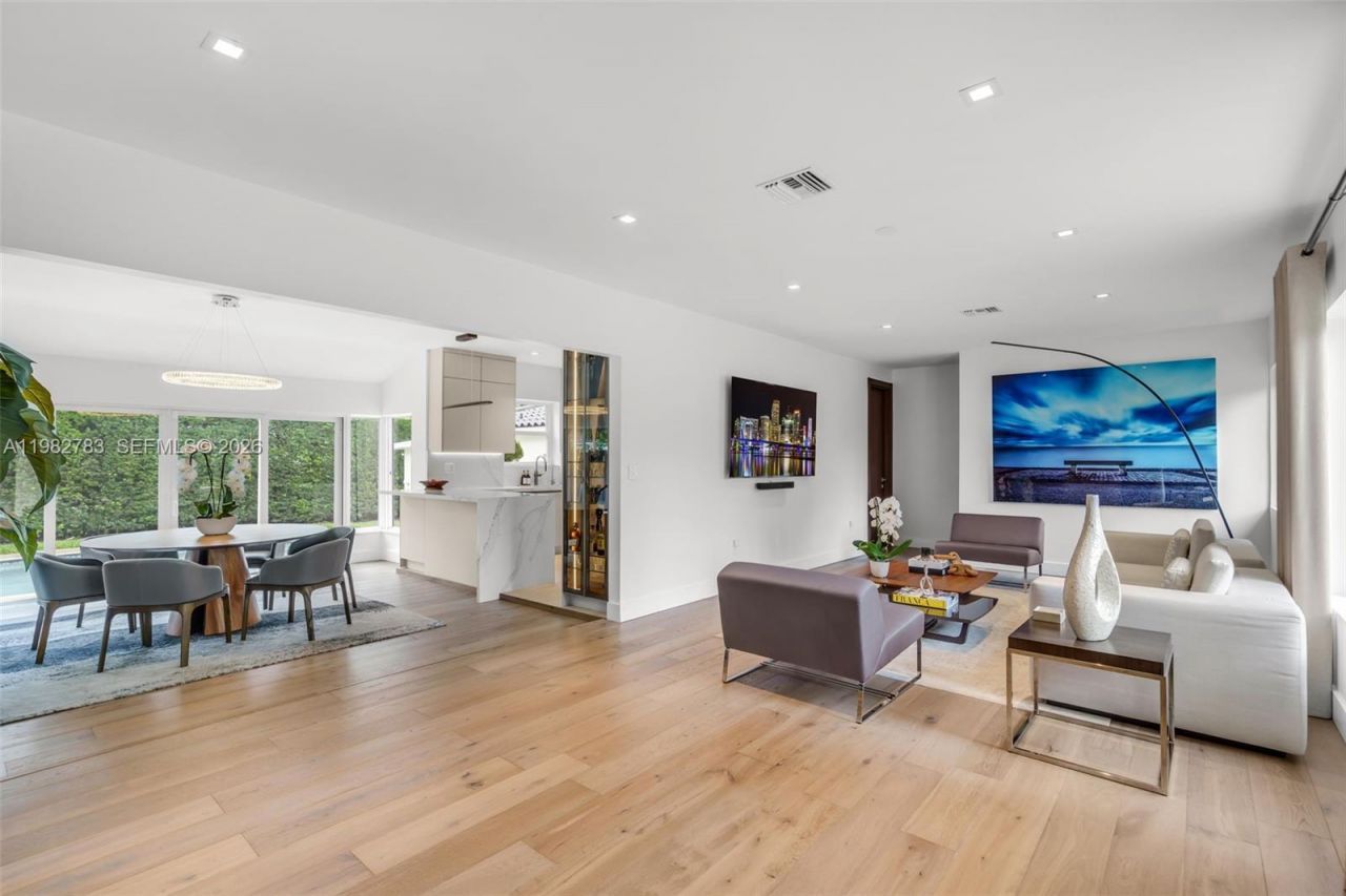 500 NE 51st St , Miami, FL 33137 Photo