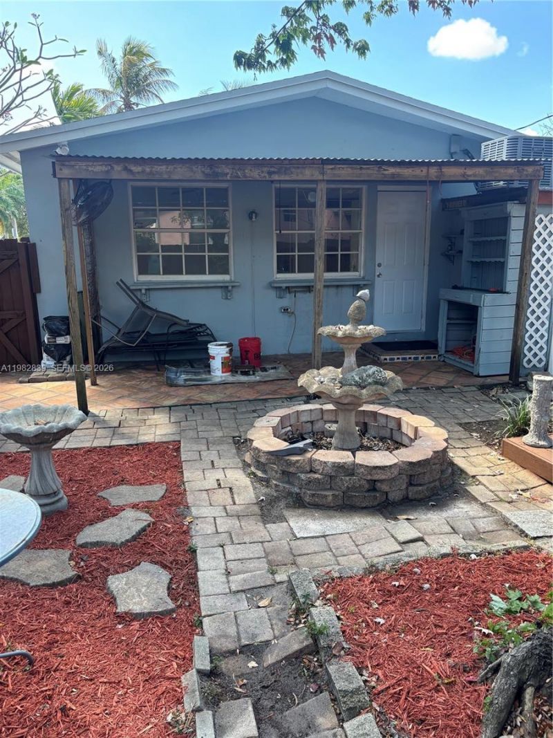 729 NE 2nd Ct, Hallandale Beach, FL 33009 Photo