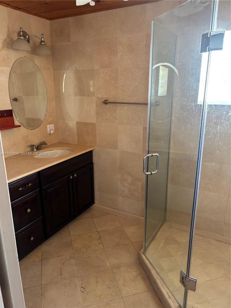 729 NE 2nd Ct, Hallandale Beach, FL 33009 Photo