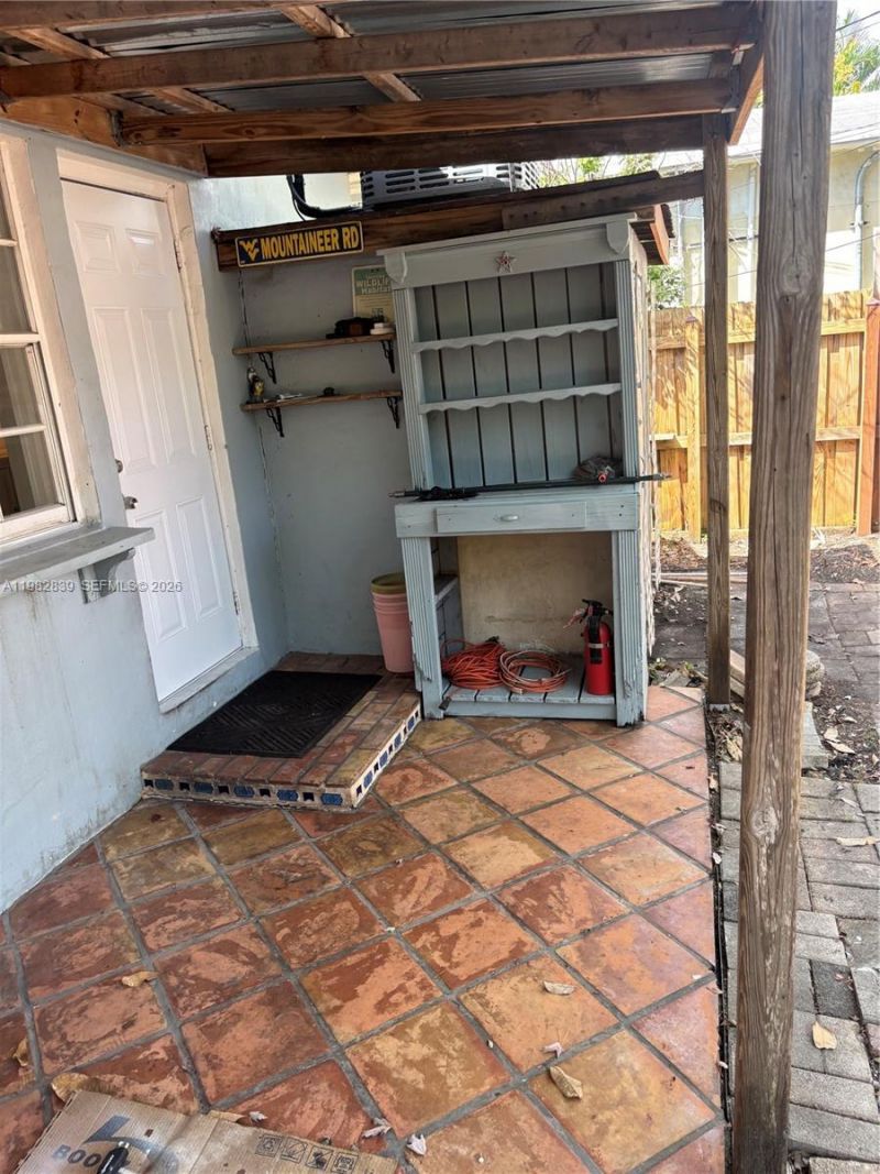 729 NE 2nd Ct, Hallandale Beach, FL 33009 Photo