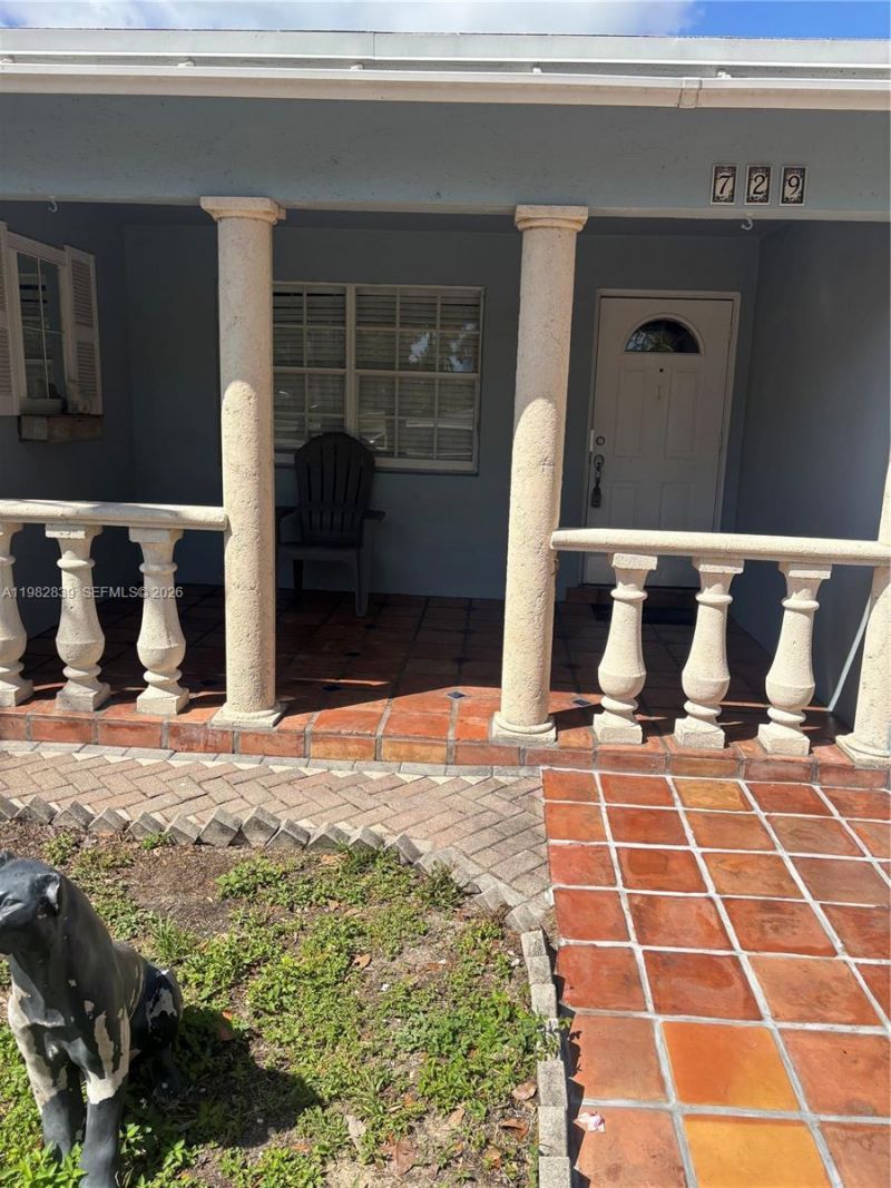 729 NE 2nd Ct, Hallandale Beach, FL 33009 Photo