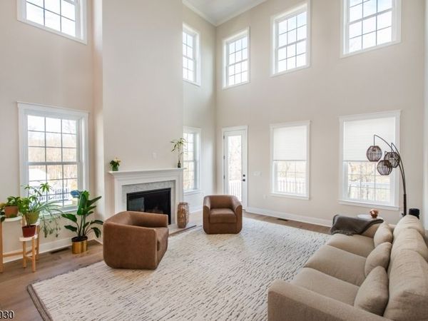 37 Hillandale Dr, Mendham, NJ 07931