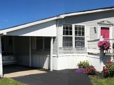 1052 Fernwood, Lockport, NY 14094