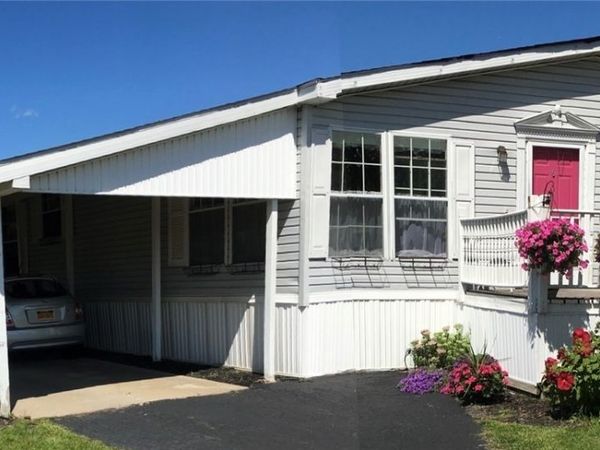 1052 Fernwood , Lockport, NY 14094