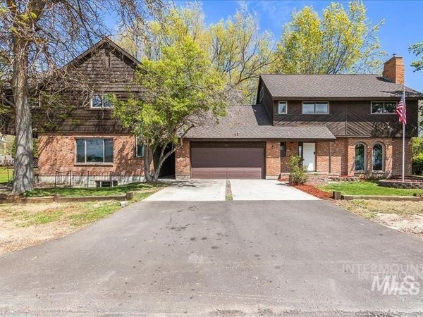 2304 N Montana Avenue, Caldwell, ID 83605