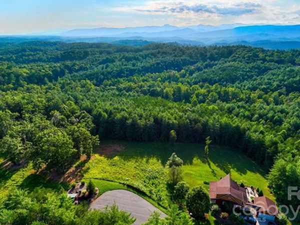 1106 Table View Drive , Morganton, NC 28655